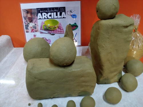 Imagen 4 de 10 de Nuevo 3 Kilos De Arcilla Humectada Para Crear Figuras