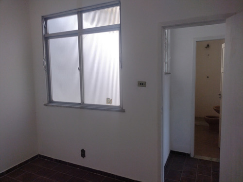 Vendo Galpão Aberto Com Dois Apartamentos Bairro De Brás De