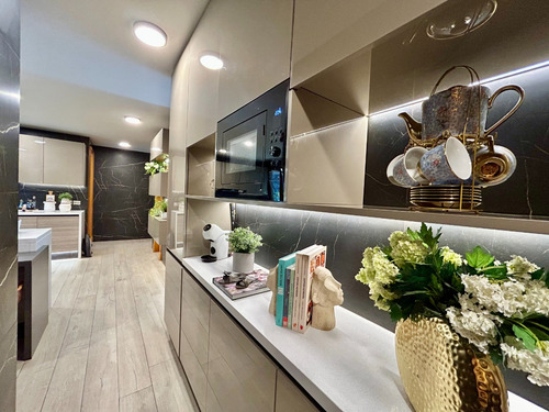 Condominio / Exclusiva Y Amplia Casa