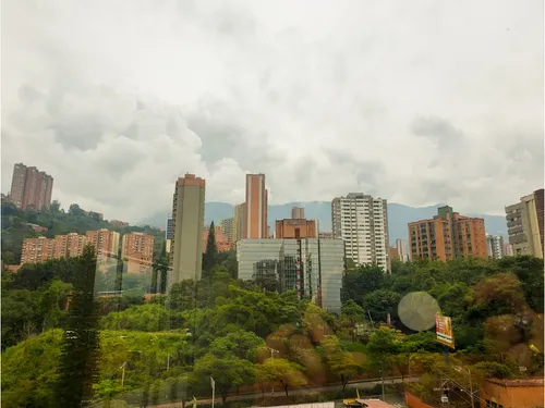 Oficina En Arriendo En Moderna Torre Empresarial En El Poblado