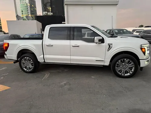 Ford Lobo 3.5 V6 Hev Platinum Plus 4X4 At