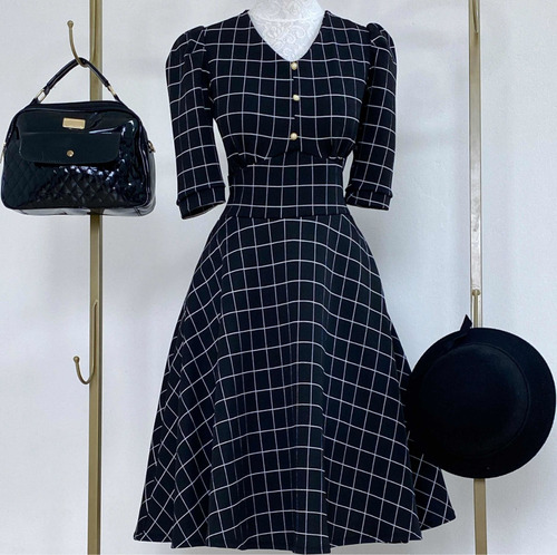 Imagem 1 de 9 de Vestido Midi Rodado Preto Xadrez Manga Princesa