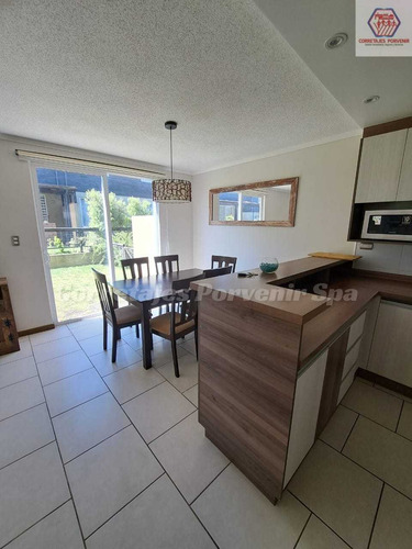 Casa En Arriendo Condominio Los Robles 2 (96416)