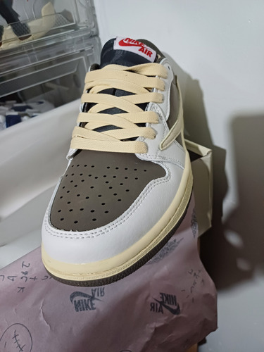 Jordan 1 Low Travis Reverse Mocha G5 Caja Y Cubrepolvo (Usado)