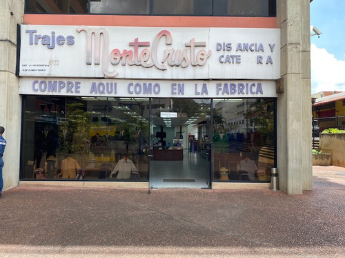Se Vende Local Comercial 533m2 Los Cortijos 8867