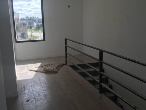 Imagen 3 de 6 de Casa En Venta En Barrio San Rafael - Villanueva Maroto Propiedades