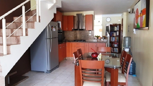 Imagen 5 de 11 de Asein802 Vende Cómodo Townhouses En Flor Amarillo