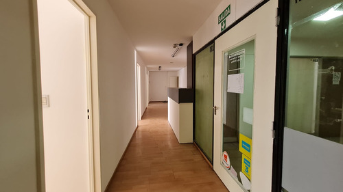 Oficina Excelente Ubicacion Zona Comercial
