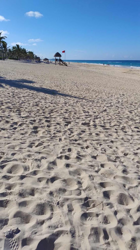 Vendo Terreno En Bavaro 1,142,348 Mt2. Con 600 Mt2. De Playa