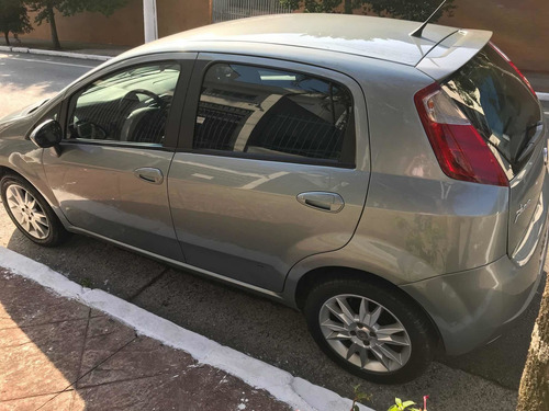 Fiat Punto 2012 1.4 Attractive Flex 5p