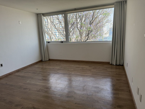 Casa En Cerrada De Lomas De Las Palmas (n)