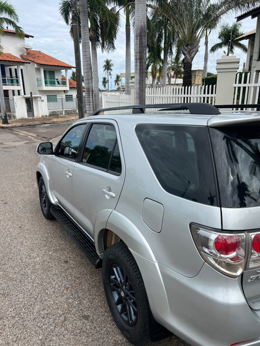Toyota Hilux SW4 3.0 Srv 5l 4x4 Aut. 5p