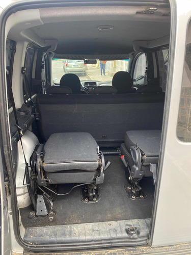 Fiat Doblo 2015 1.8 16v Essence Flex 5p