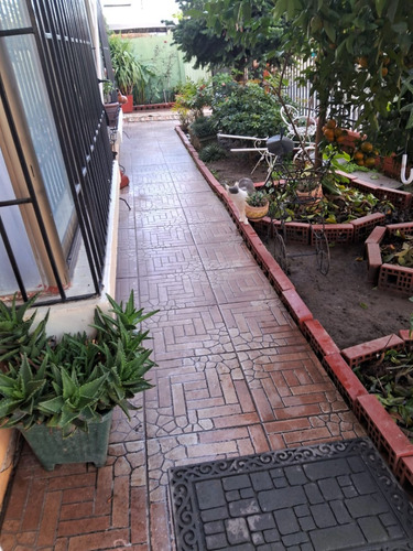 Arriendo De Habitación Mensual O Casa Completa .