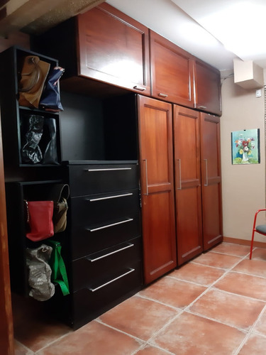 Imagen 13 de 16 de Encantadora Casa Con Jardín Y Porche, Planta Baja, Cerca Del Parque Inglés, Agencia Nacional De Tránsito, Cooperativa Andalucía, Cooperativa Alianza Del Valle, Iess Dispensario, Mercado Andalucía,