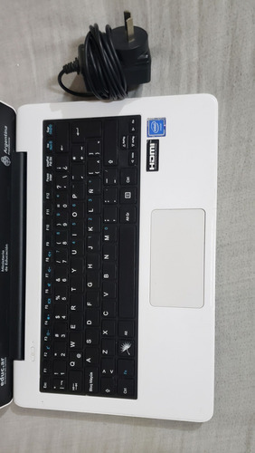 Netbook Juana Manso Blanco (Usado)