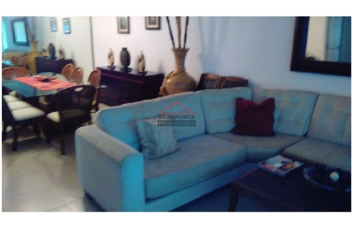 Apartamento En Brava, 3 Dormitorios *- Ref: 2796