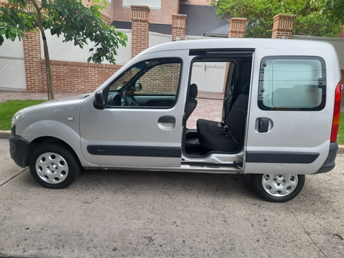 Imagen 3 de 17 de Renault Kangoo 2015 1.6 Furgon Ph3 Confort 5as Lc