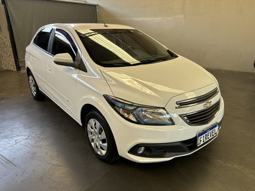 Chevrolet Onix ONIX HATCH LT 1.4 8V FlexPower 5p Mec.