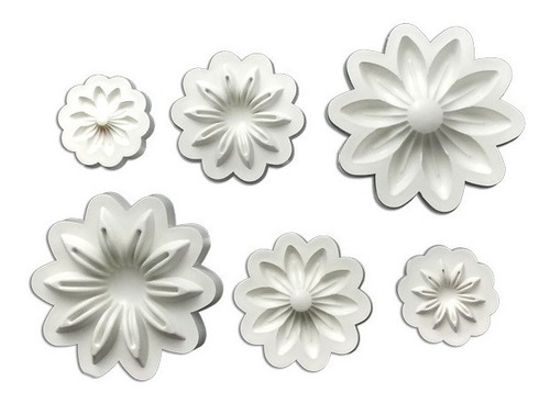 Imagen 4 de 8 de Moldes, Cortadores E Inyectores Para Porcelana Fría Y Fomix