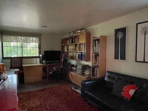 Amplia Casa En Las Condes - Calle Lolco. 228/ 258 Mt2