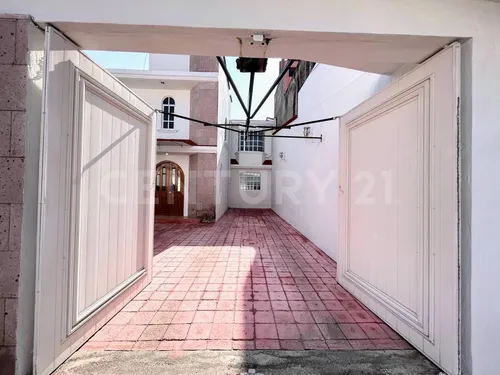 Casa En Venta En Xinántecatl, Metepec, Estado De México
