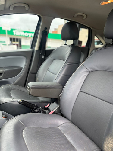 Fiat Linea ABSOLUTE 1.9/1.8 Flex Dualogic 4p