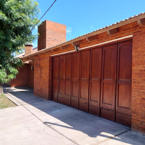 Muy Buena Casa En Venta Barrio Medico 4 Dormitorios