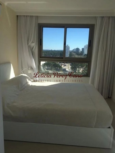 Imagen 8 de 17 de Venta Apartamento En Edificio Con Modernos Sobre Roosevelt 2 Dormitorios