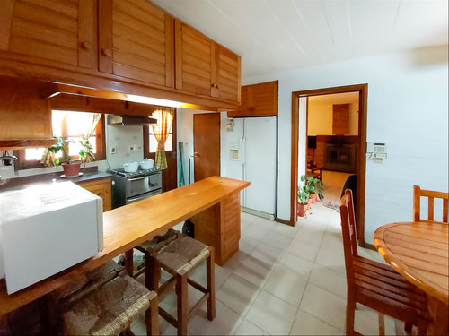 Hermosa E Importante Casa En Altos Del Pinar, Con Piscina!