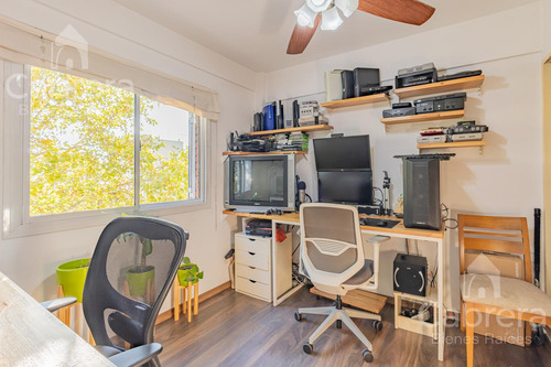 Venta Departamento De 2 Dormitorios Con Cochera En La Plata.