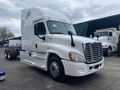 Freigthliner Cascadia Chasis Cabina Torton Blanco