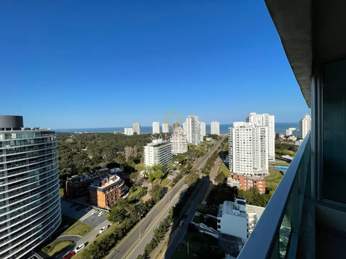 Venta Apartamento De 3 Dormitorios Con Espectacular Vista, Punta Del Este