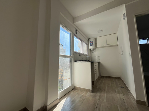 Dueño Vende Monoambiente Hecho A Nuevo Todo Luz Sin Comision