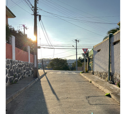 Vendo Casa Solida En Tranquilo Sector Residencial C° Alegre
