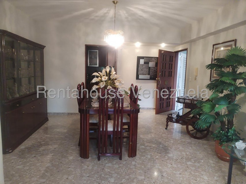 Bello Apartamentoen La Av. Cuatricentenaria De Valencia Piso 1, Acabados De Lujo, Amoblado, 3 Hab. 2 Baños. Cocina Equipada Y Empotrada, Enrejado Estupendo Condominio Conservado, Sala Comedor, Family