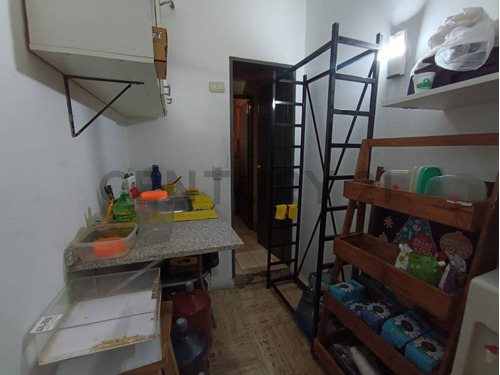 Venta De Fondo De Comercio De Dietetica En Av Rivadavia Al 6800 Flores