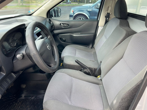 Imagen 7 de 8 de Nissan Np300 2016 3.5 Estaca Cabina