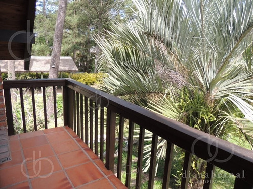 Imagen 9 de 18 de Casa En Pinares, Punta Del Este, 5 Dormitorios, Piscina Y Parrillero.- Ref: 43243
