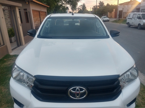 Toyota Hilux Dx 2017 Cd 2,4