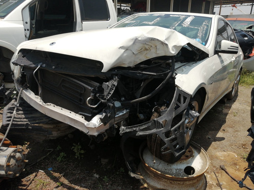 Imagen 4 de 10 de Mercedes E 250 Por Partes