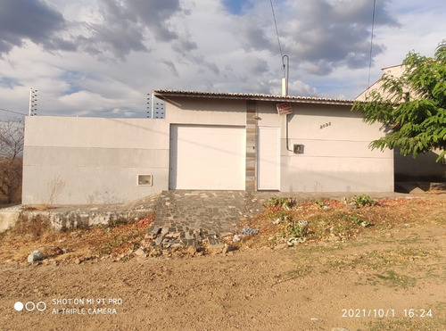 Imagem 8 de 15 de Casa Ampla Na Cidade De Crateús-ce (esquina) Com 136m2 De Área Construida E Com Estrutura Pronta Para Ampliacão