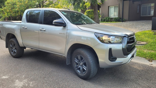 Toyota Hilux 2.8 Cd Sr 177cv 4x4