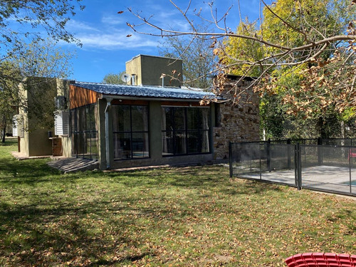 Casa En Venta. 2 Dorm. Villa Ciudad Parque