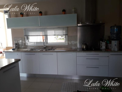 Imagen 8 de 30 de Venta - Casa En El Rocío