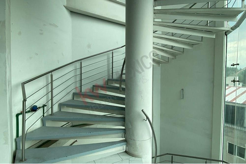 Edificio En Venta En Calzada De Los Jinetes /generando Rentas