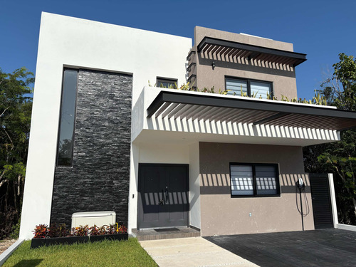 Casa Amueblada En Lausana Incluye Auto Tesla Model Y 2024