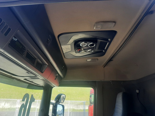 Imagem 8 de 13 de Scania P310 8x2 2015/2016