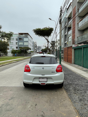 Suzuki Swift Hybrido Gl1.2 Mecanico 2024 10000 Km
