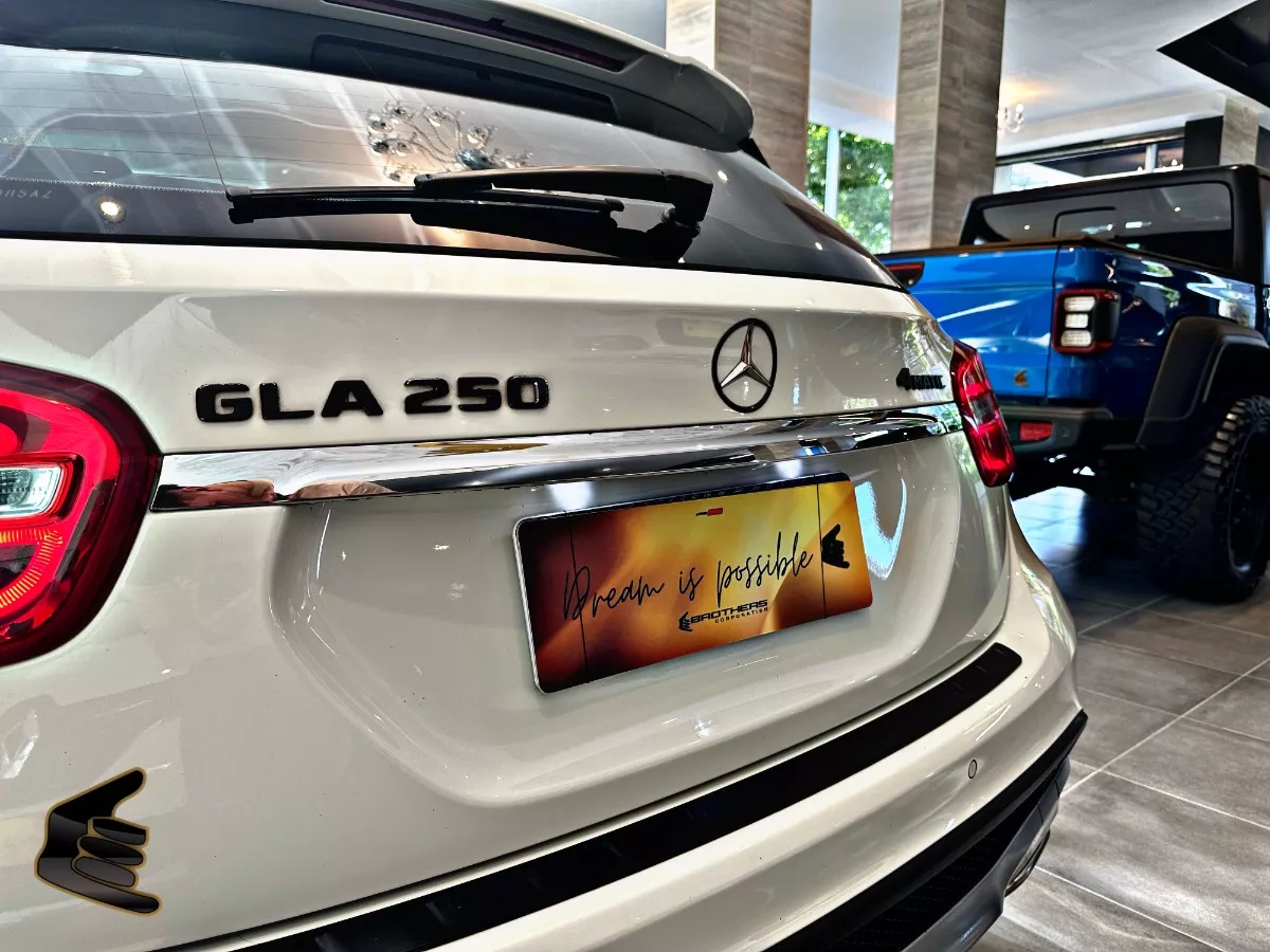 Mercedes-Benz Clase GLA 1.6 Gla250 Amg-line 211cv